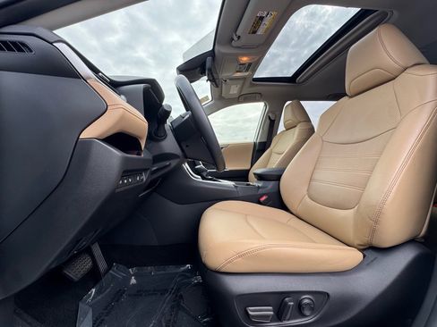 Used 2020 Toyota RAV4 Limited w/ Limited Grade Weather Package image 19