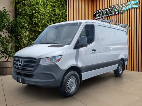 Used 2019 Mercedes-Benz Sprinter 2500 image 28