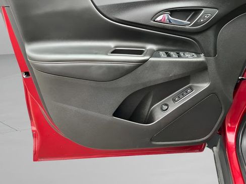 Used 2020 Chevrolet Equinox Premier image 11