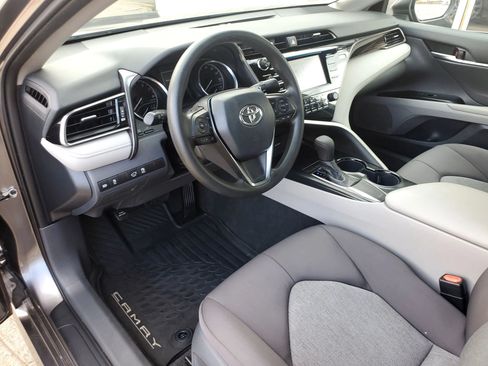 Used 2019 Toyota Camry LE FWD image 34