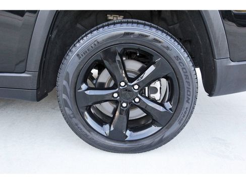 Used 2023 Jeep Grand Cherokee L Limited w/ Black Appearance Package AWD/4WD image 30