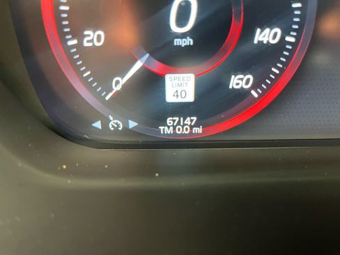 Used 2020 Volvo XC60 T6 Momentum w/ Protection Package Premier AWD/4WD image 16