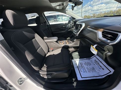 Certified 2023 GMC Acadia SLE w/ Driver Convenience Package image 24