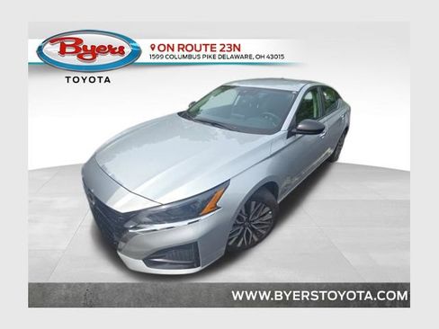 Used 2025 Nissan Altima 2.5 SV FWD image 1