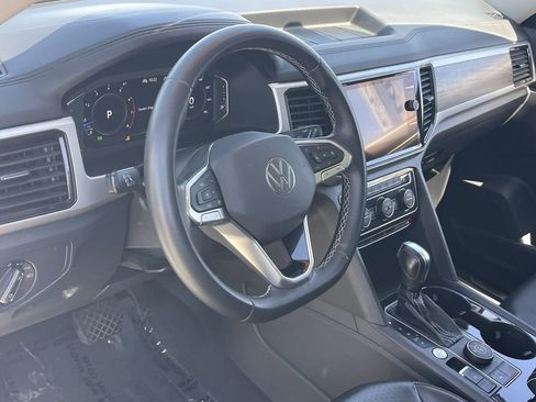 Used 2022 Volkswagen Atlas SE AWD/4WD image 17