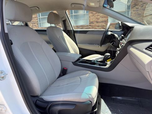 Used 2019 Hyundai Sonata SE w/ Cargo Package FWD image 21
