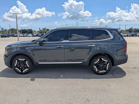 Used 2024 Kia Telluride S FWD image 9