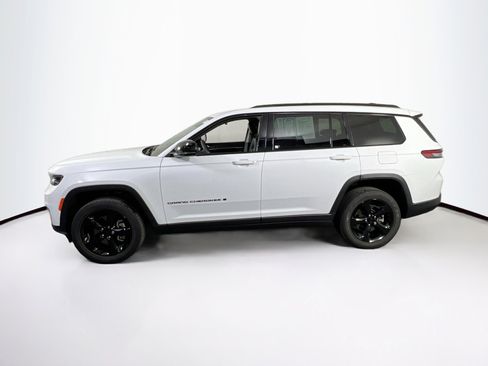 Used 2023 Jeep Grand Cherokee L Limited w/ Black Appearance Package AWD/4WD image 8