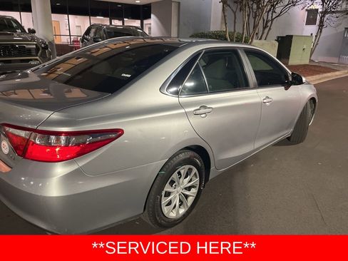 Used 2016 Toyota Camry LE image 6