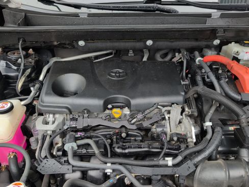 Used 2019 Toyota RAV4 Limited image 8