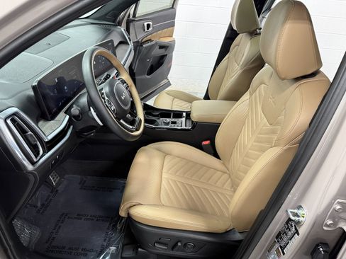 Used 2025 Kia Sorento SX Prestige w/ Olive Brown Leather Package AWD/4WD image 13
