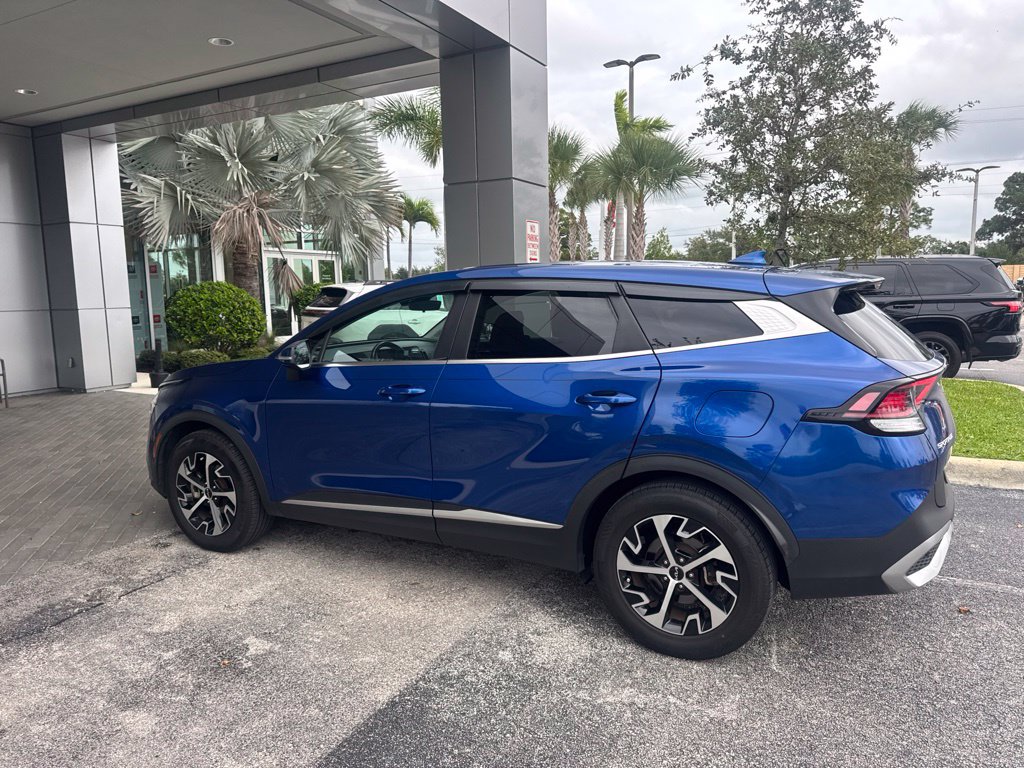 Used 2023 Kia Sportage EX FWD image 4