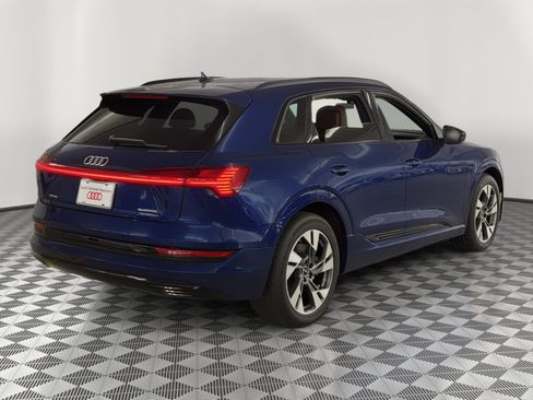 Used 2022 Audi e-tron Premium w/ Convenience Plus Package AWD/4WD image 9