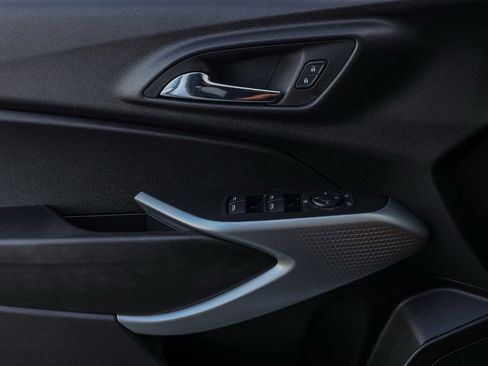 Used 2024 Chevrolet Trax RS w/ Driver Confidence Package image 24