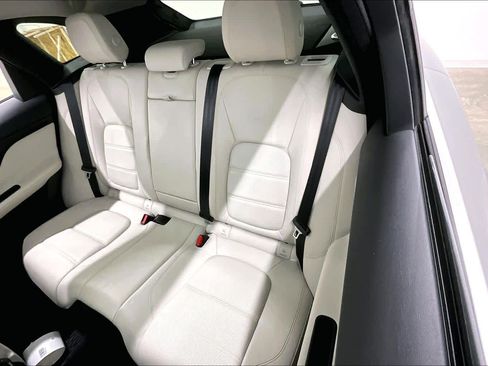 Used 2017 Jaguar F-PACE Prestige image 19