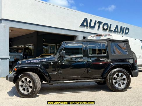 Used 2017 Jeep Wrangler Unlimited Rubicon w/ Connectivity Group AWD/4WD image 4