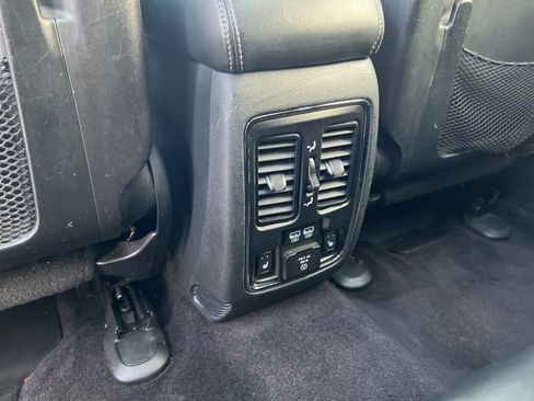 Used 2017 Jeep Grand Cherokee Overland image 21