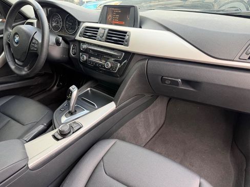 Used 2017 BMW 320i Sedan RWD image 18
