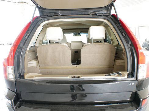 Used 2010 Volvo XC90 3.2 image 17
