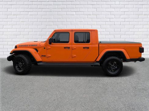 Used 2025 Jeep Gladiator Sport image 2