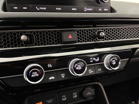 Used 2025 Honda Civic Sport image 16