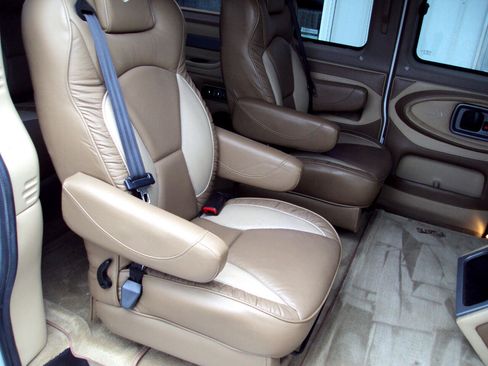 Used 2014 Chevrolet Express 1500 AWD image 14