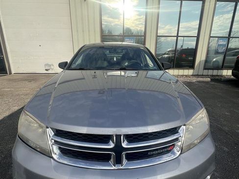 Used 2013 Dodge Avenger SE image 4