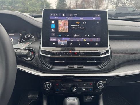 Used 2023 Jeep Compass Trailhawk w/ Trailhawk Convenience Group image 19