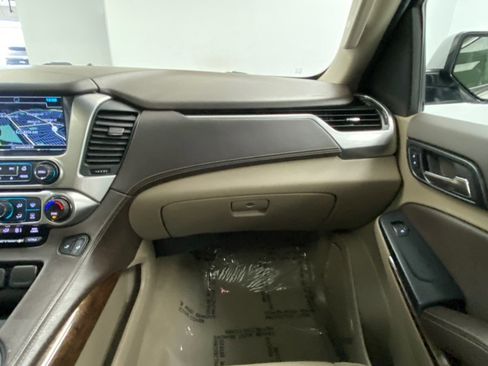 Used 2019 Chevrolet Tahoe LT w/ LT Signature Package image 26