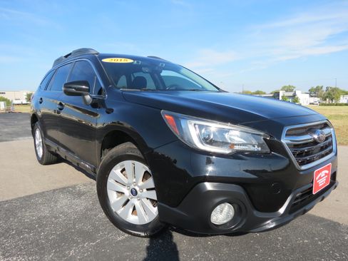 Used 2018 Subaru Outback 2.5i Premium image 2