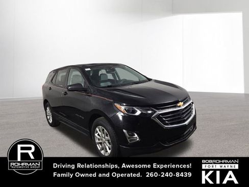 Used 2021 Chevrolet Equinox LS w/ LS Convenience Package image 4