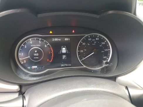 Used 2022 Nissan Versa SV FWD image 21
