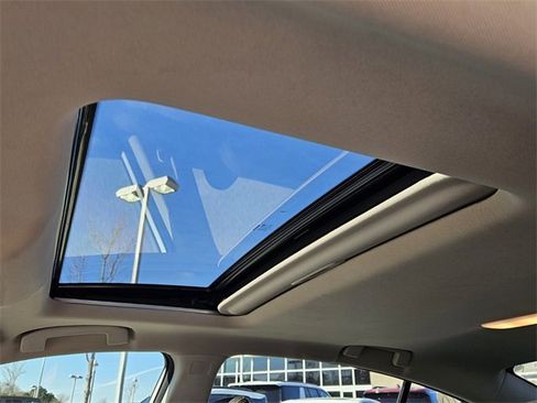 Used 2022 Nissan Altima 2.5 SR w/ Midnight Edition Package image 16