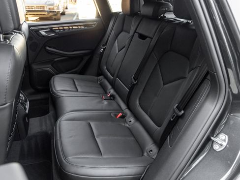 Certified 2026 Porsche Macan AWD/4WD image 35
