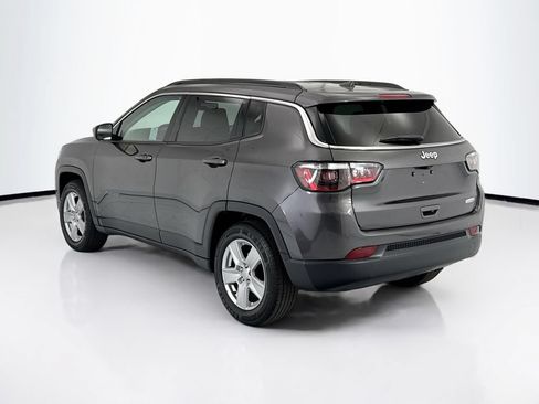 Used 2022 Jeep Compass Latitude FWD image 7