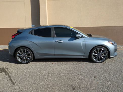 Used 2019 Hyundai Veloster 2.0 Premium image 3