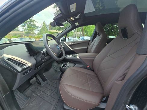 Used 2024 BMW iX xDrive50 w/ Premium Package AWD/4WD image 32
