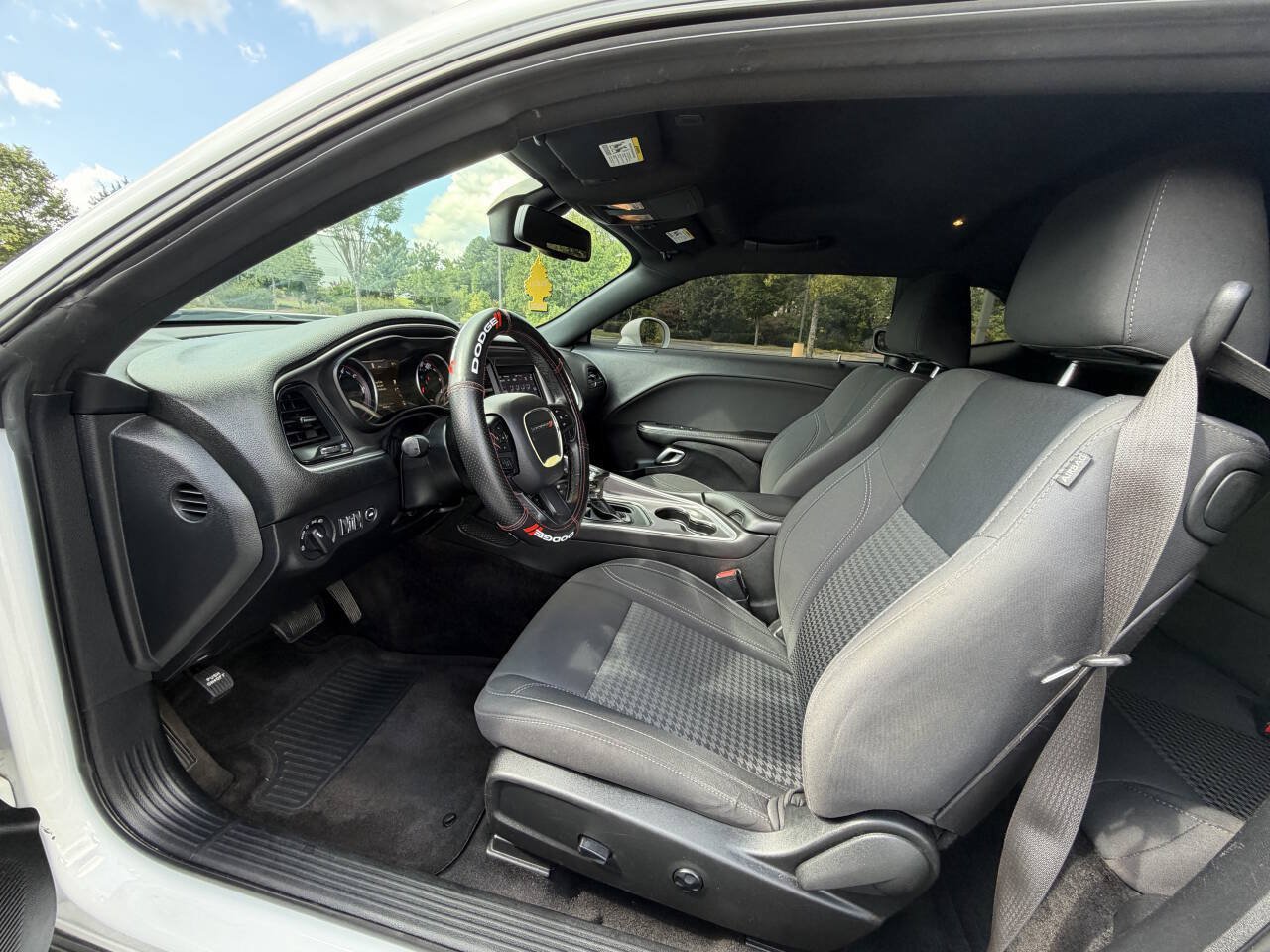 Used 2019 Dodge Challenger SXT RWD image 8