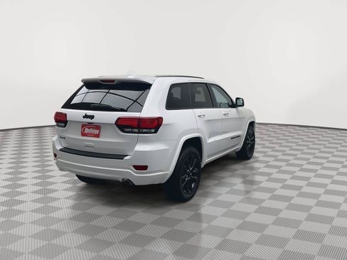 Used 2019 Jeep Grand Cherokee Altitude AWD/4WD image 39