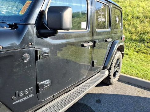 Used 2020 Jeep Wrangler Unlimited Sahara AWD/4WD image 5