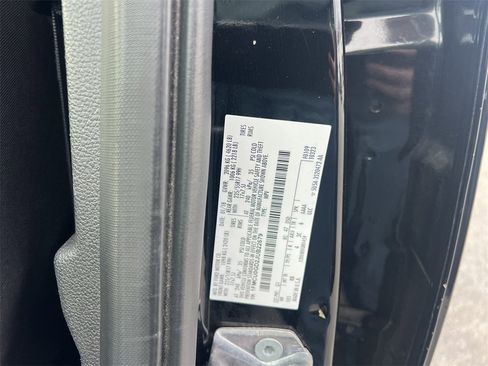 Used 2018 Ford Escape SE image 17