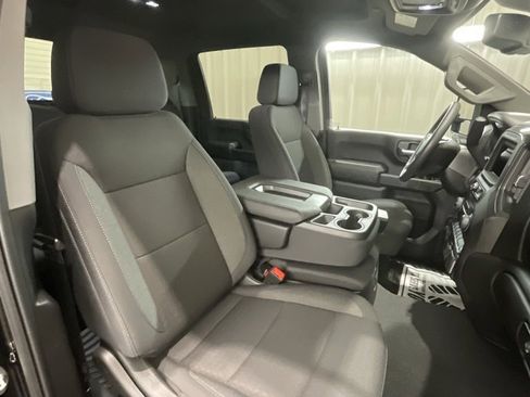 Used 2025 Chevrolet Silverado 2500 Custom w/ Custom Value Package image 13