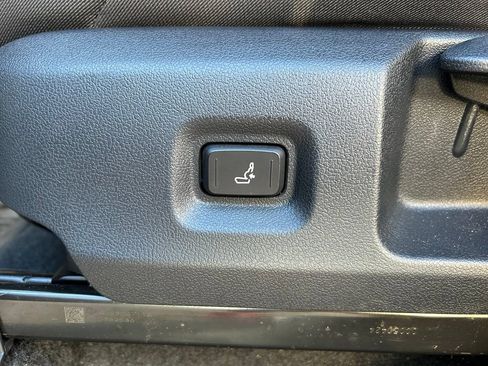 Certified 2024 Toyota Tacoma SR5 w/ SR5 Upgrade Package AWD/4WD image 17