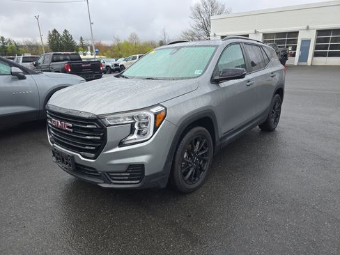 Used 2023 GMC Terrain SLE w/ Driver Convenience Package AWD/4WD image 6