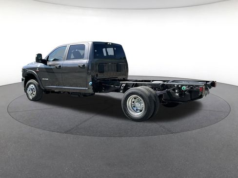 New 2026 RAM 3500 Big Horn AWD/4WD image 3
