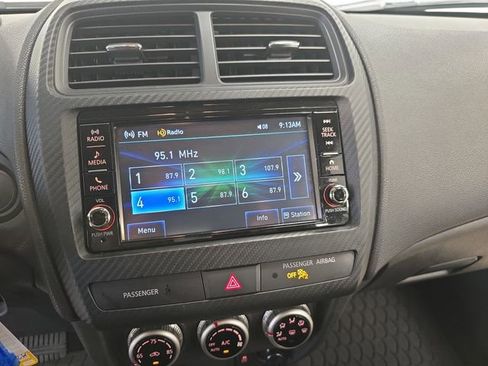 Used 2022 Mitsubishi Outlander Sport ES FWD image 9