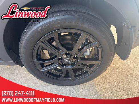 Used 2024 Nissan Kicks SR w/ SR Premium Package image 12