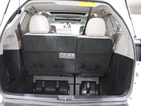 Used 2015 Toyota Sienna Limited Premium w/ Advanced Technology Package FWD image 14
