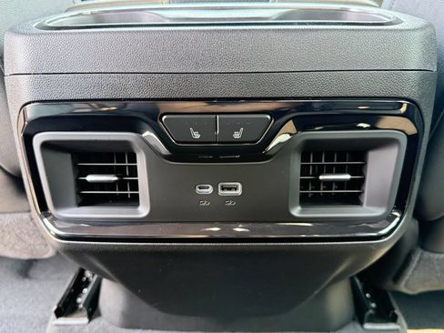 Used 2025 Chevrolet Silverado 2500 ZR2 w/ Technology Package AWD/4WD image 40