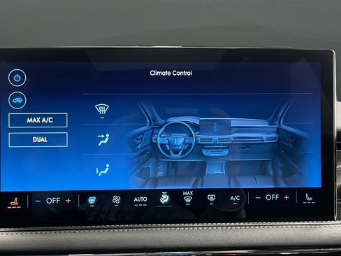 Used 2025 Lincoln Corsair Reserve image 18